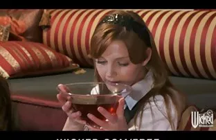 Cayenne đã luôn luôn bị thu hút với cô, huấn luyện viên cá nhân,nhưng cô ấy đã làm được tán tỉnh nhẹ. Anh ấy là một người đàn ông kết hôn với hắn và hắn thì không muốn vượt qua cái ngưỡng đó. Nhưng khi sẽ nhat ban ko che ông thấy đó, không có nhẫn, ông không có nguy cơ nó, anh ta bước vào một da đen.