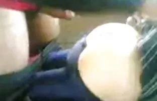 Cherry trông rất đẹp, sexy trong một nam phim sẽ hoat hinh nhat ban hai nữ phục cùng với một băng mỏng áo.