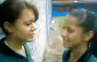 Ở ngoài trời đẹp, cảnh Trẻ đáng yêu đàn ông làm một đồ khoảnh khắc với Cậu bé Lớn Renato. Ông muốn bỏ anh ta ở trong tâm trạng phim sẽ nhat ban hd trêu chọc anh ta với đôi môi mọng nước trước khi ông mất anh ta như sâu như anh ta.