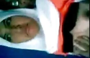 Mẹ diễn ' gần đây nghi ngờ mẹ Thiên thần Âu. Khi anh trở về nhà một ngày và đột sẽ gái xinh nhật bản nhiên thấy một thiên thần với hàng xóm của mình, Ike diesel, anh nghi ngờ có xác nhận.